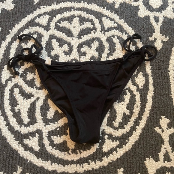 NWOT XS Victoria’s Secret Black Bikini Bottom - Picture 1 of 3